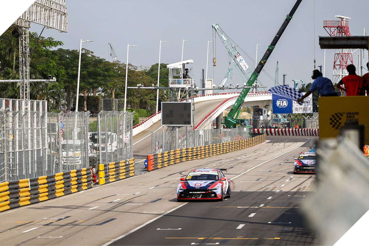 현대팀 TCR 레이스카 주행 모습