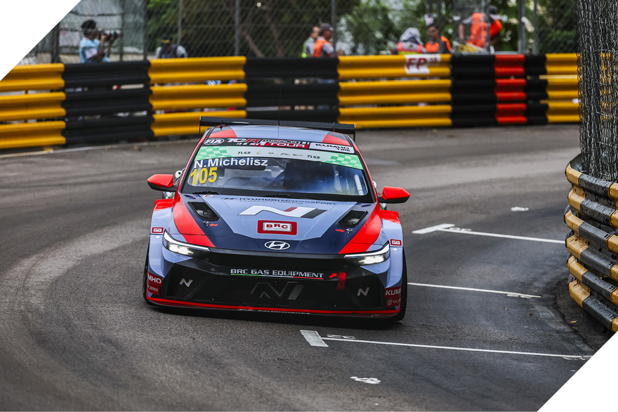 현대팀 TCR 레이스카 주행 모습