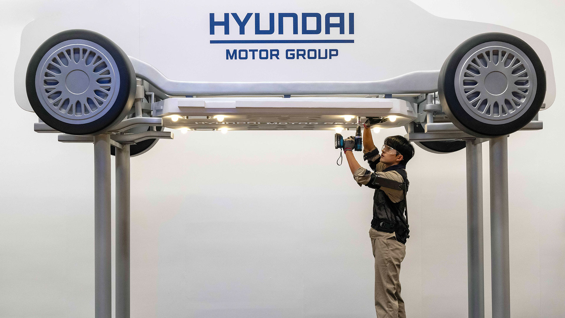 Hyundai Motor and Kia’s Robotics LAB Announce Plans to Launch ‘X-ble Shoulder’ at Wearable Robot Tech Day