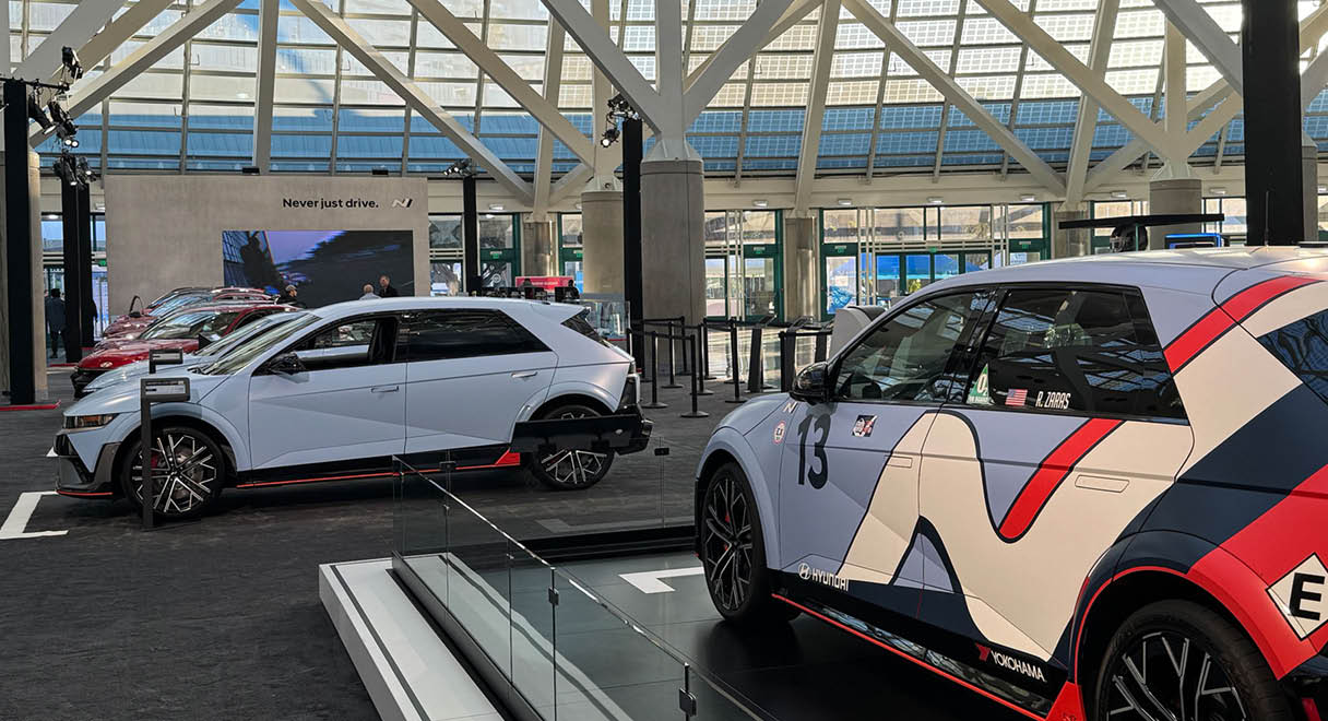 아이오닉 5 N을 비롯한 고성능차 전시 모습
