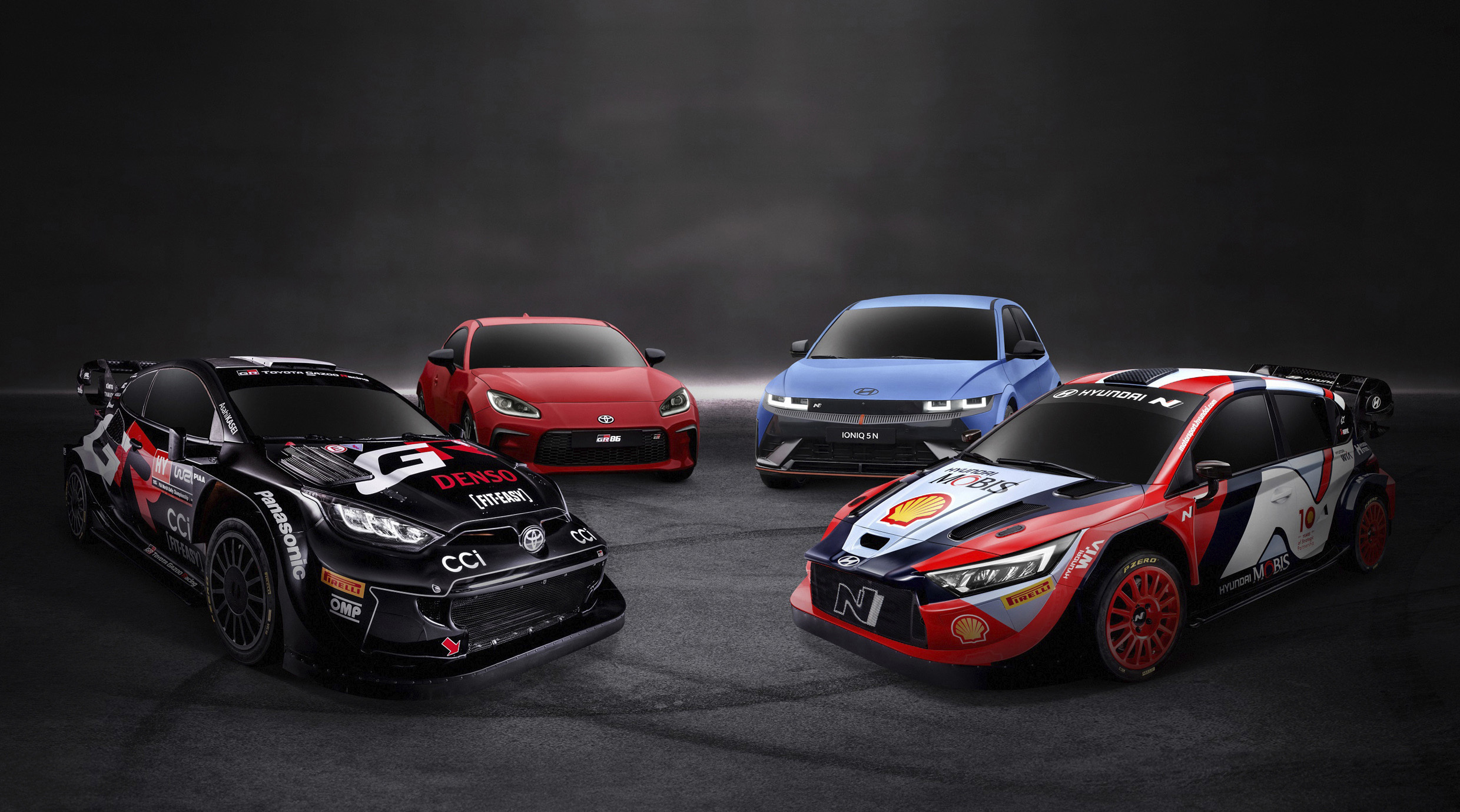 High-performance cars and rally cars participating in the motorsport festival co-hosted by Hyundai Motor and Toyota