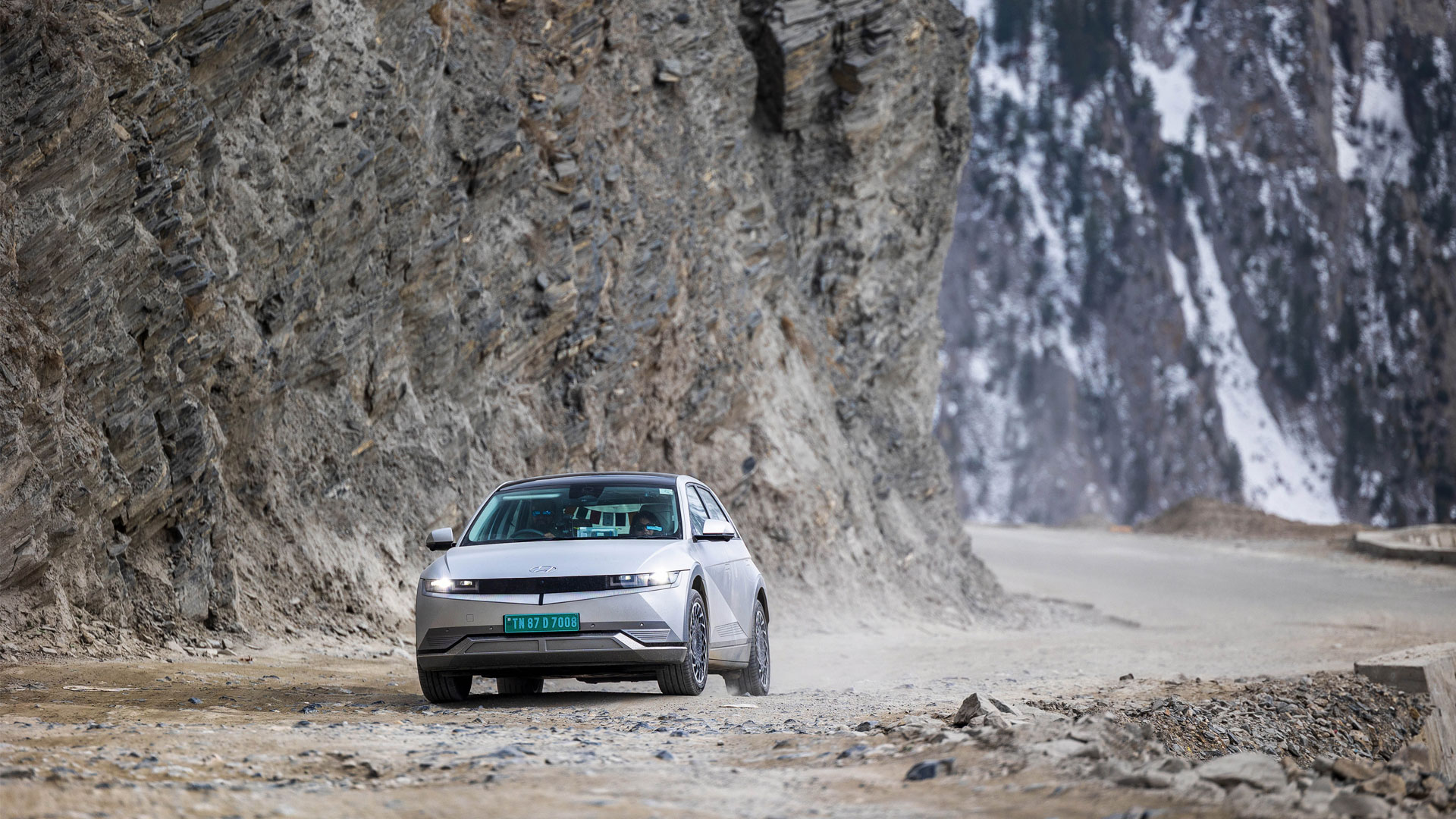 기네스북 최고 고도차 주행 전기차 부문 달성을 위해 인도 각지의 험로를 주파중인 현대자동차 아이오닉 5 - 2번이미지