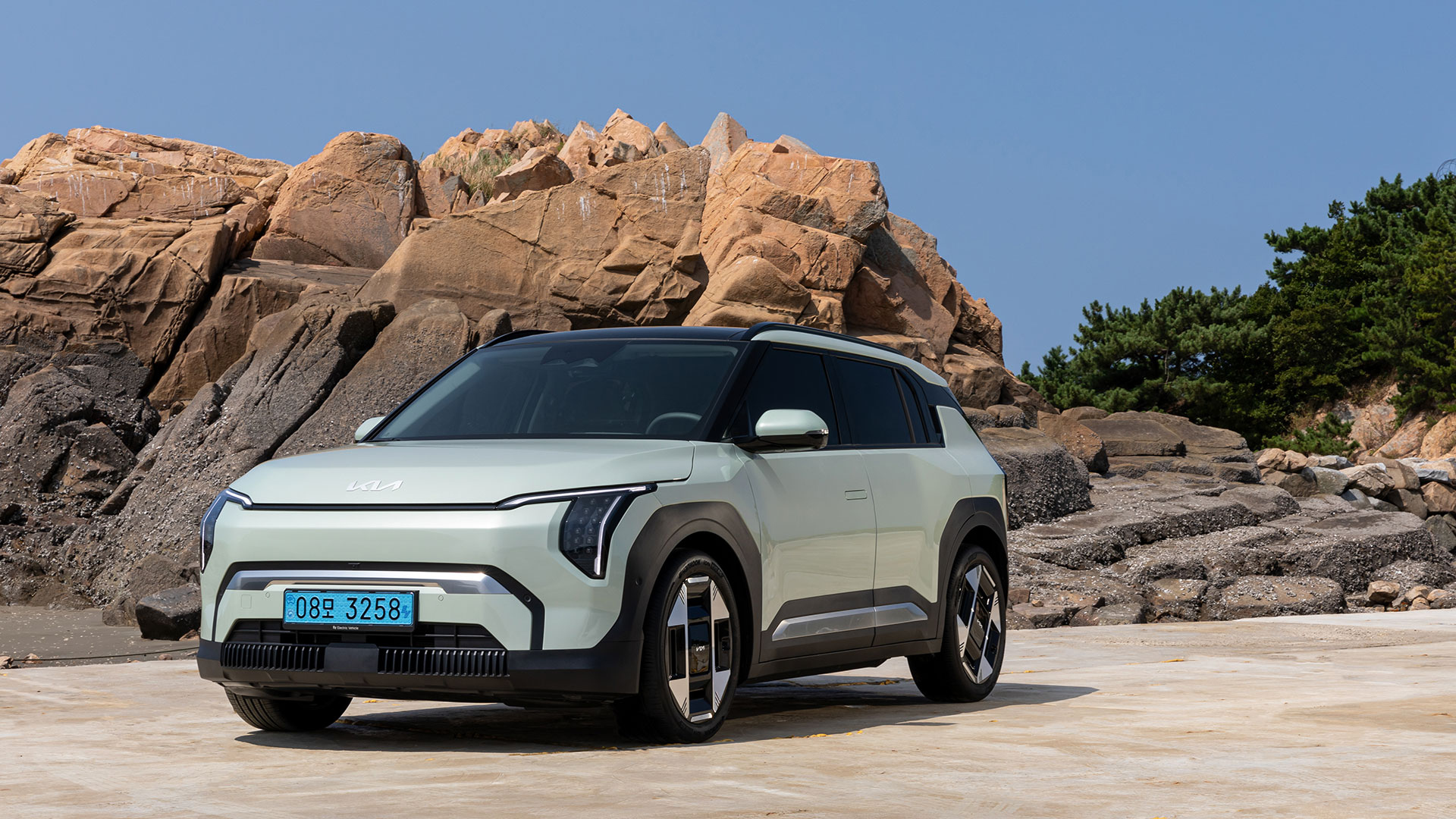 Kia EV3 Wins Compact SUV Category at the 2025 Women’s Worldwide Car of the Year Awards
