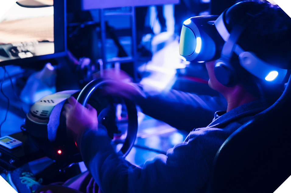 심 레이싱을 즐기는 사용자의 모습