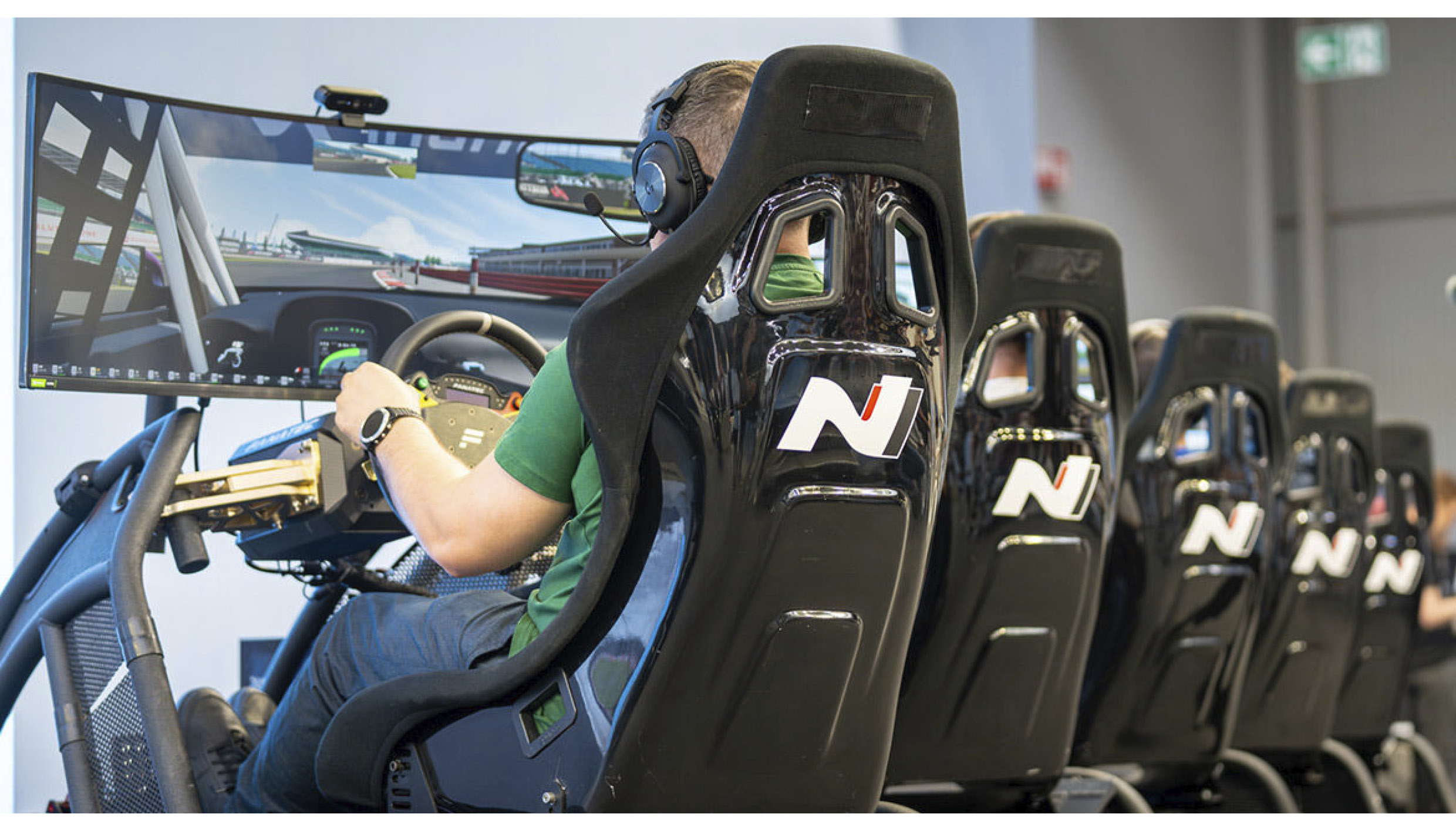 심 레이싱 대회인 현대 N 버츄얼 컵에 참가한 선수들의 경기 모습