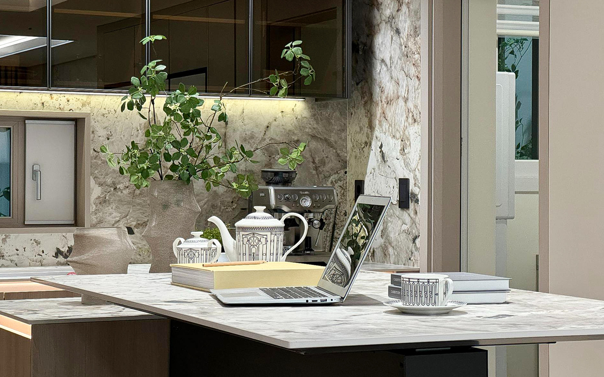 키친라운지&업앤다운 테이블의 적용 예시를 보여주는 사진