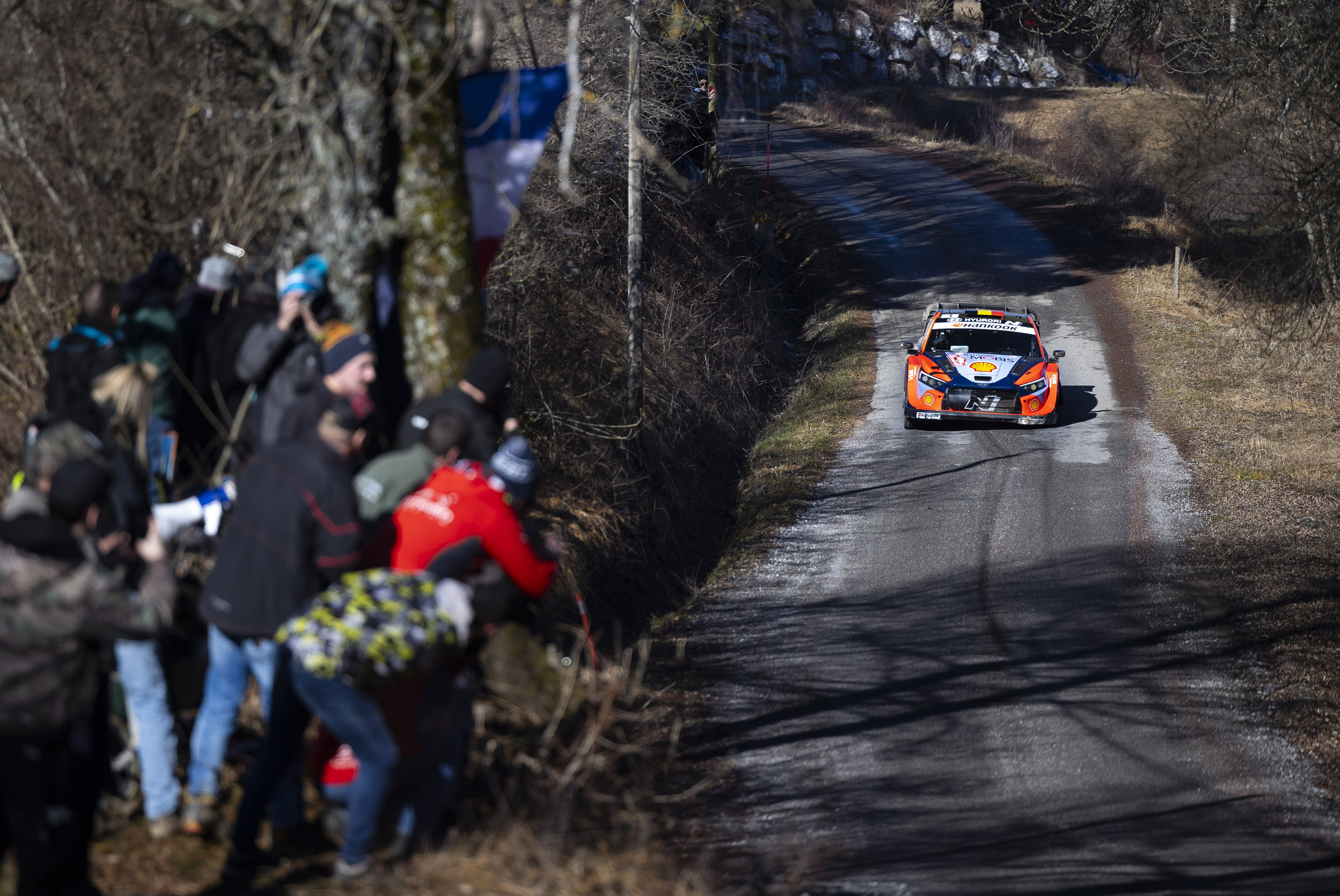 현대 i20 N 랠리1 경주차의 주행 모습