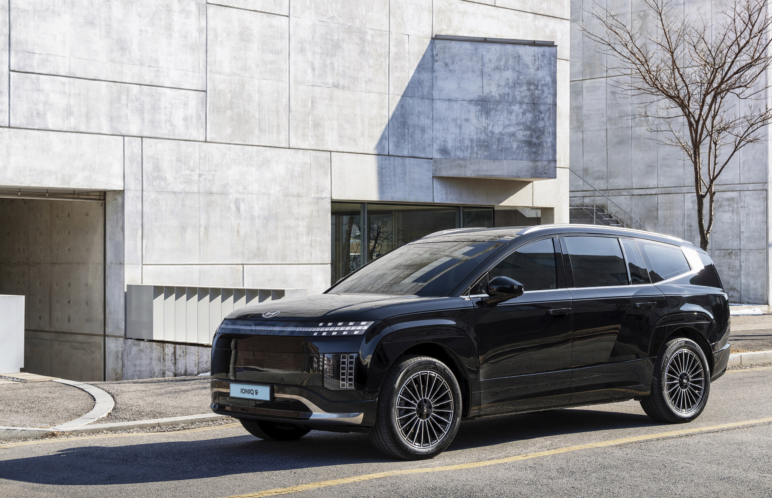 아이오닉 9 전측면