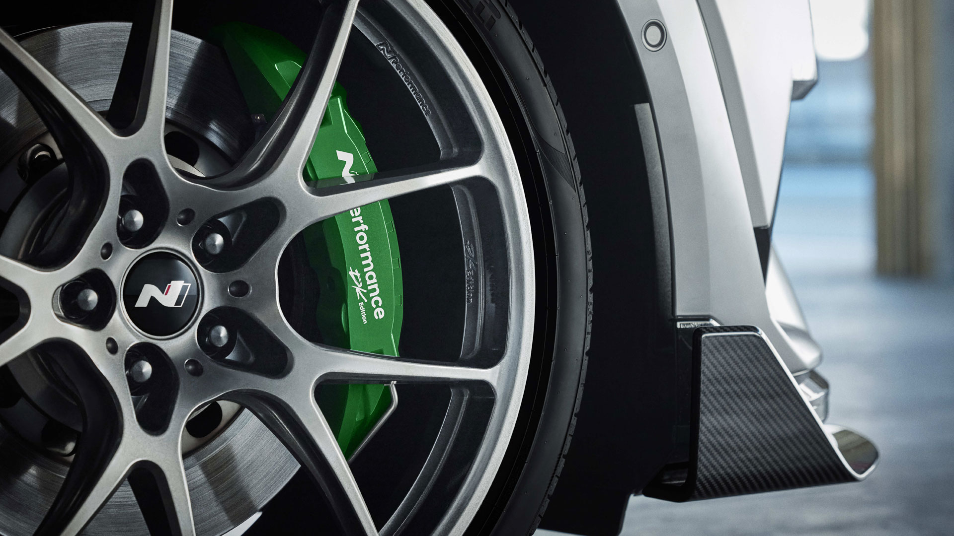 DK 에디션 리미티드 패키지를 장착한 아이오닉 5 N.-3