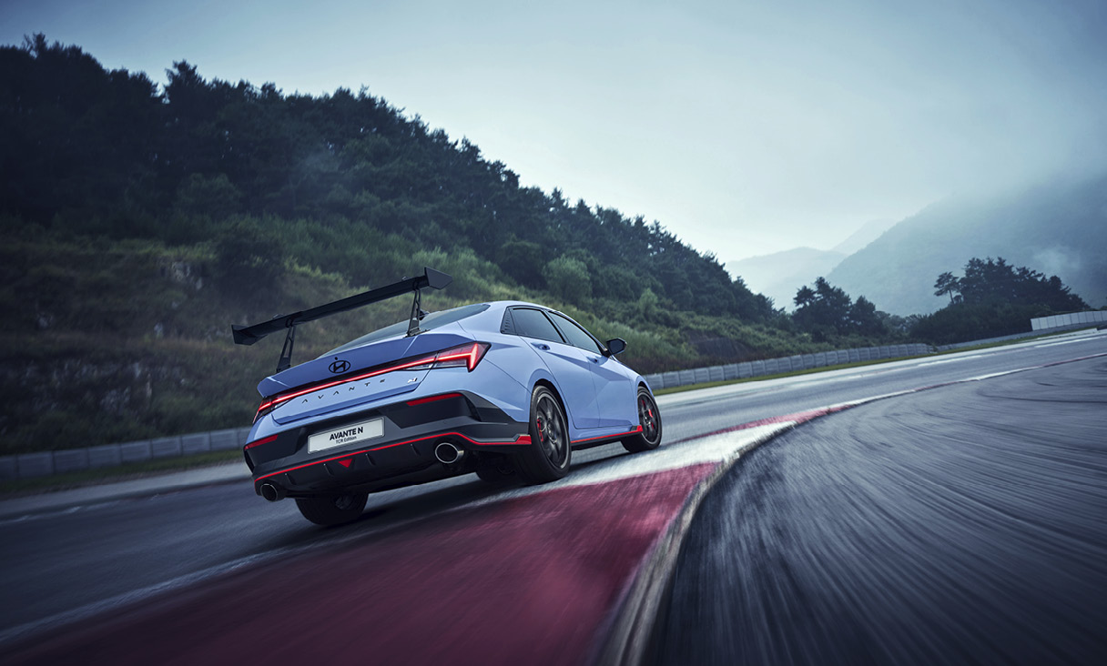 아반떼 N TCR 에디션의 모습