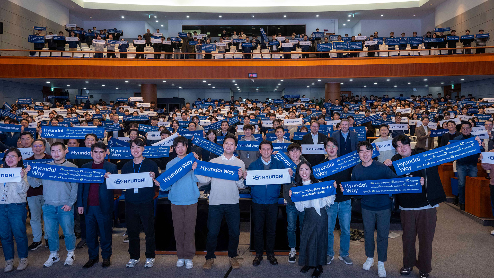 Hyundai Motor Company President and CEO José Muñoz Holds Town Hall with Employees at Namyang R&D Center, Underscoring Commitment to Quality and Customer Service