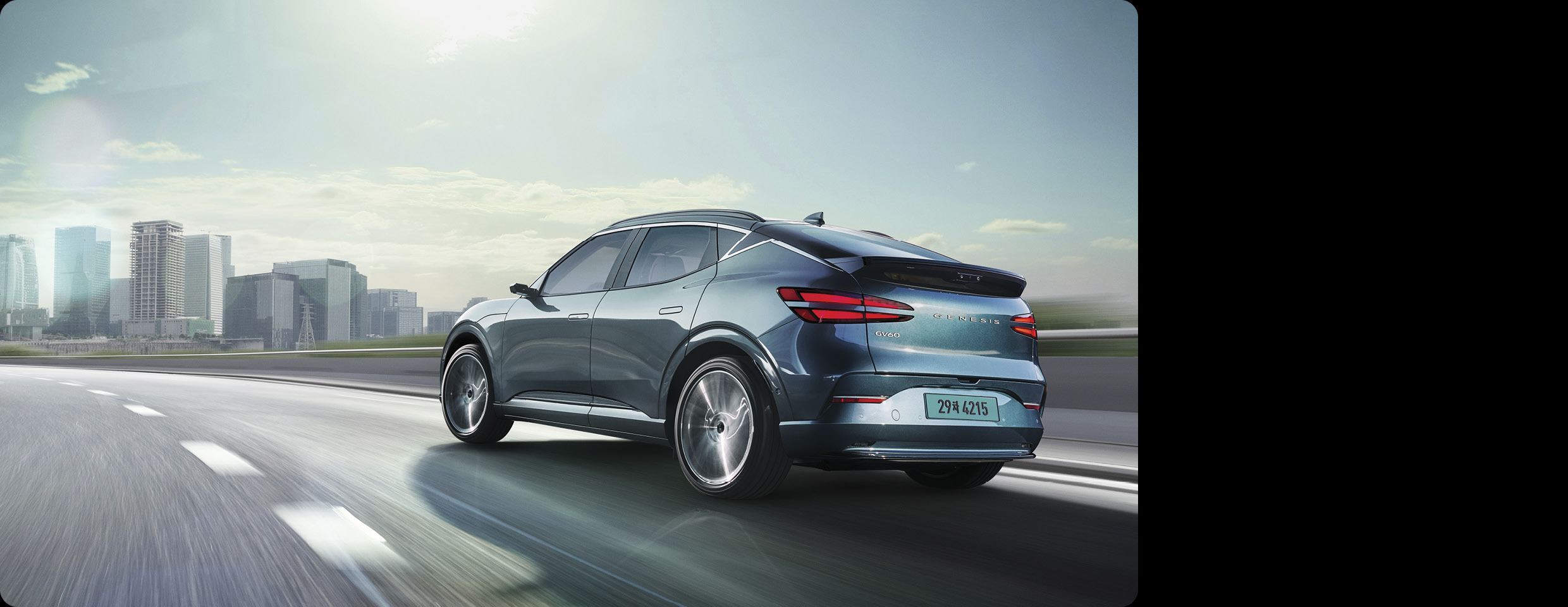 제네시스 GV60 주행 모습