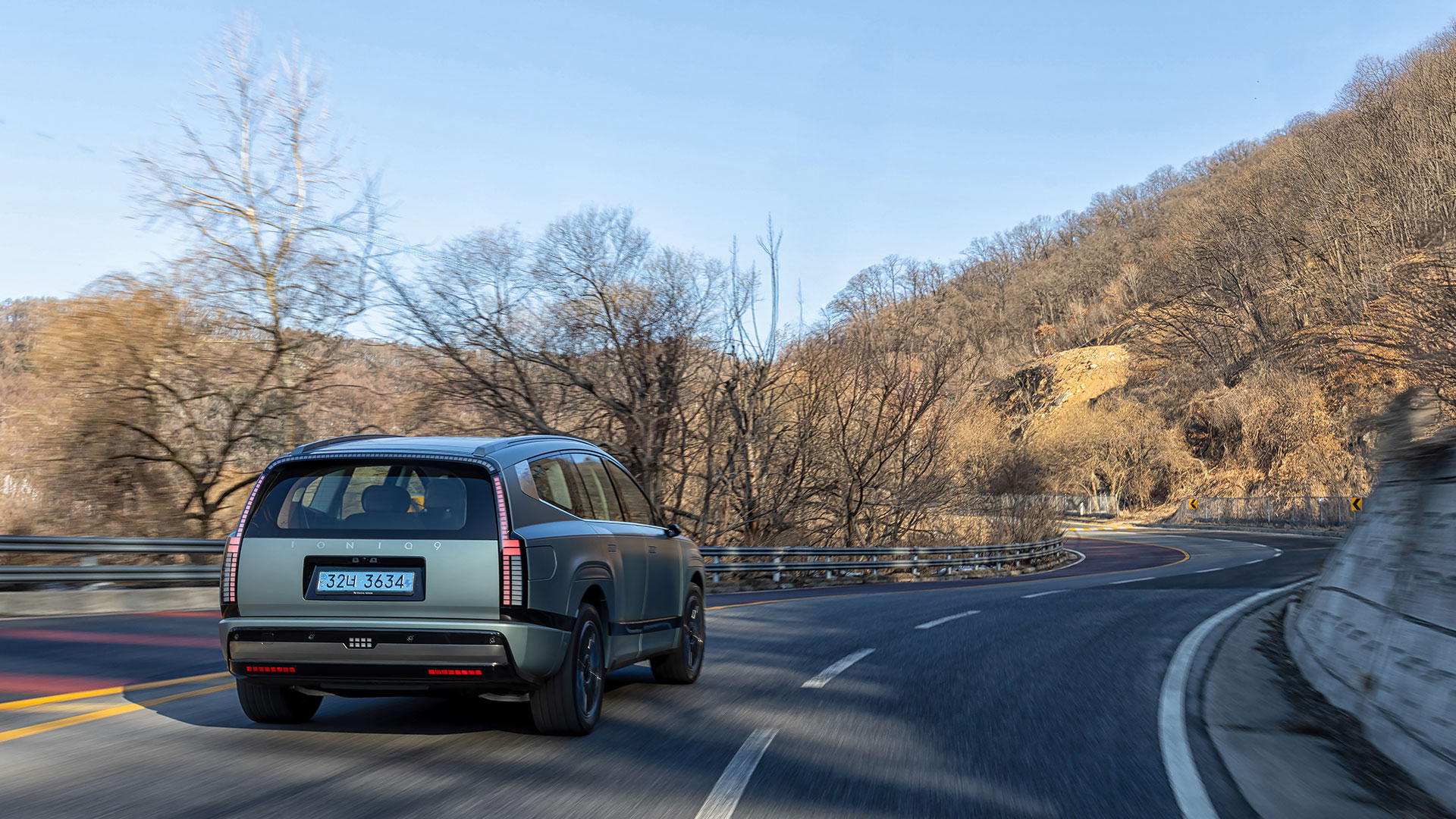 Hyundai IONIQ 9: Game-changing Electric SUV Offers Long Range and Next-level Comfort, Features and Capabilities