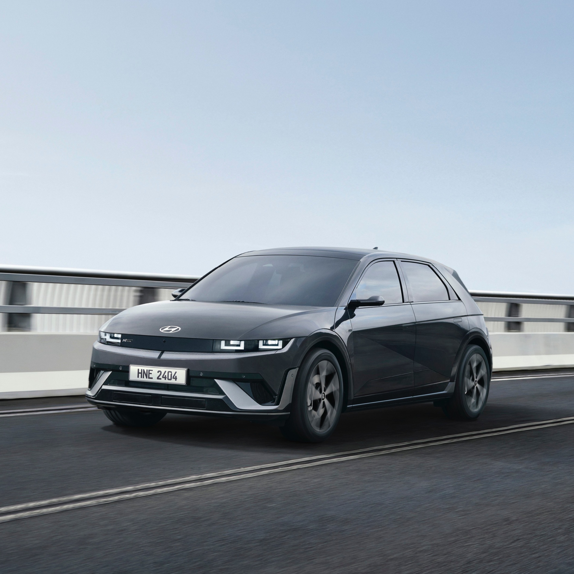 도로를 달리는 아이오닉 5 N 라인