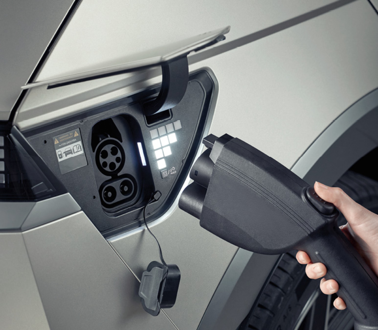 Opening and charging the electric vehicle charging port