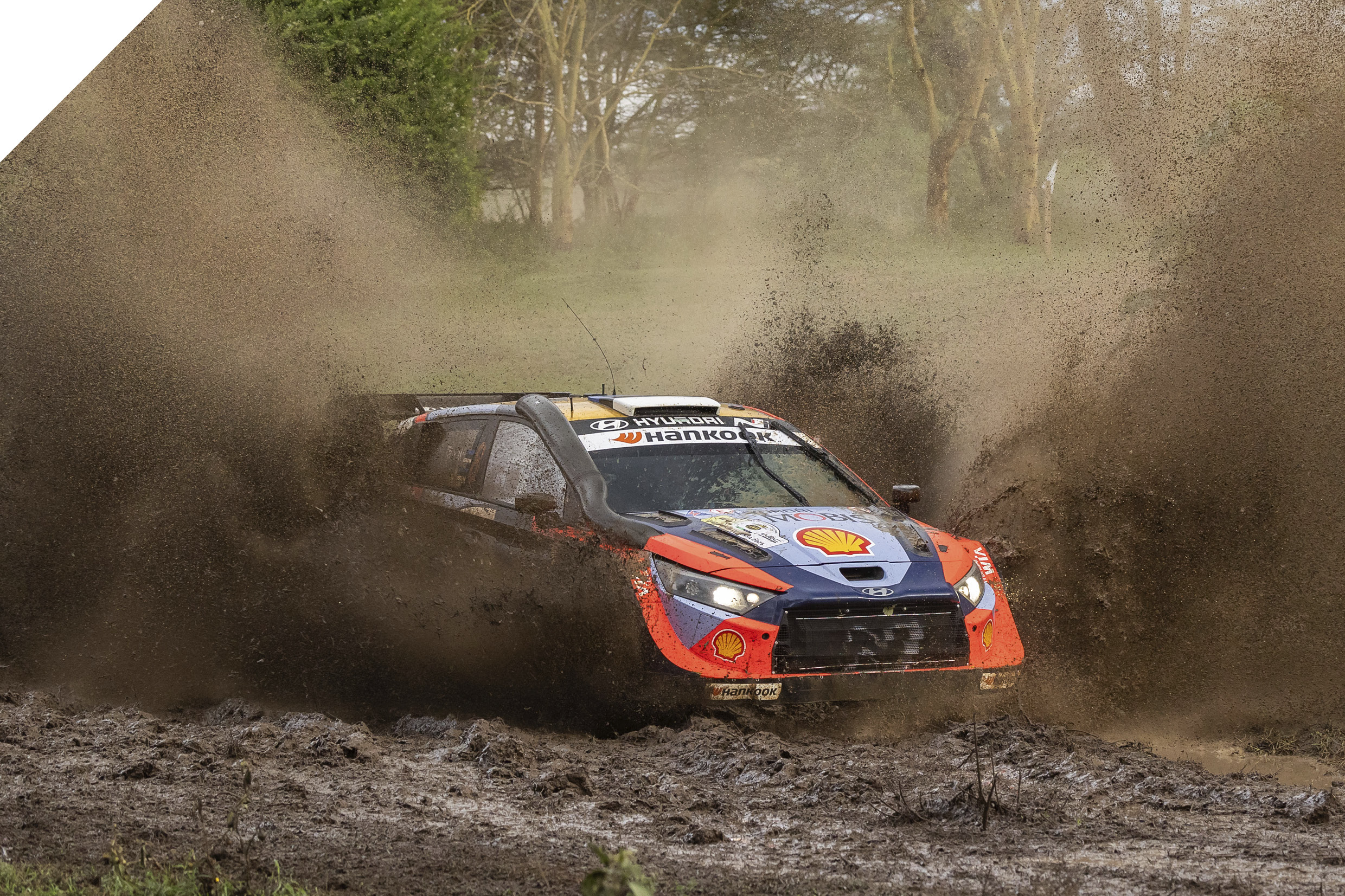 rally car is running
