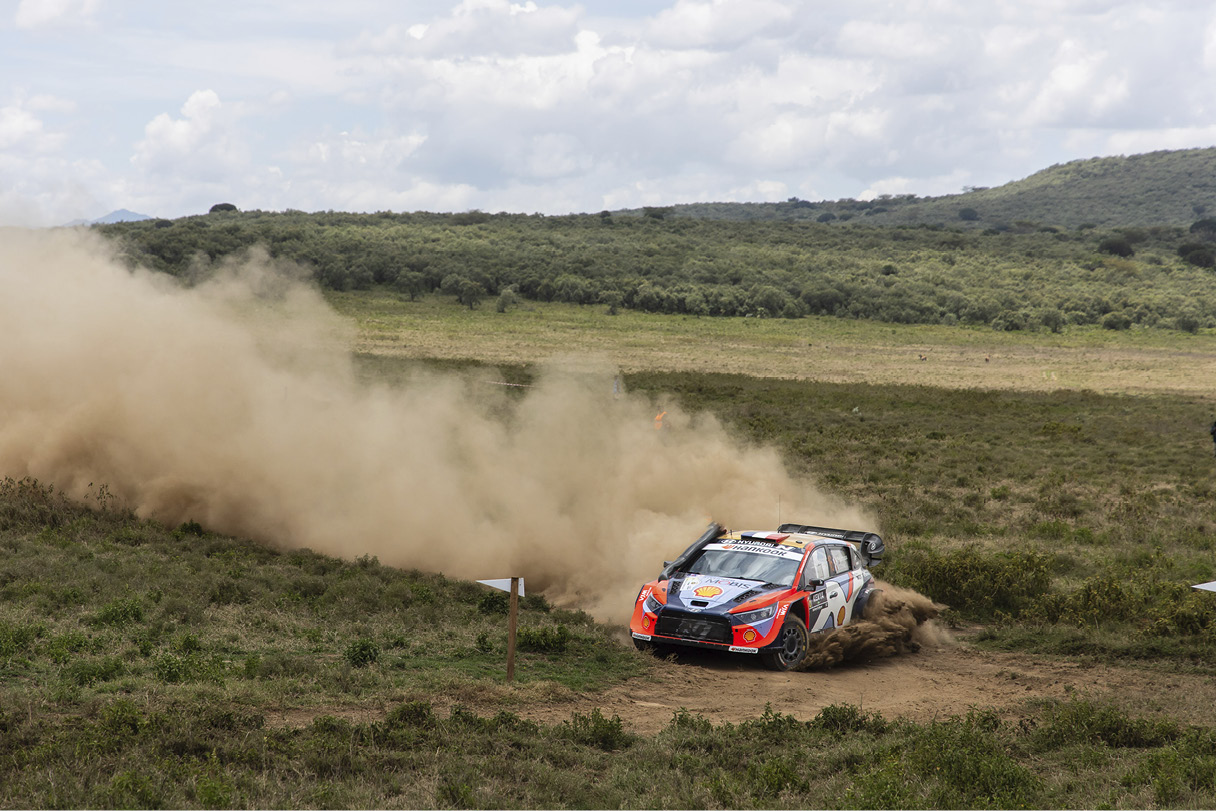 the rally car is running