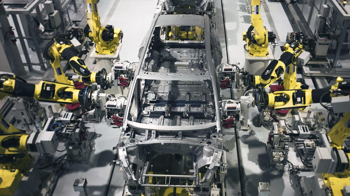 로봇이 차체를 조립하는 모습