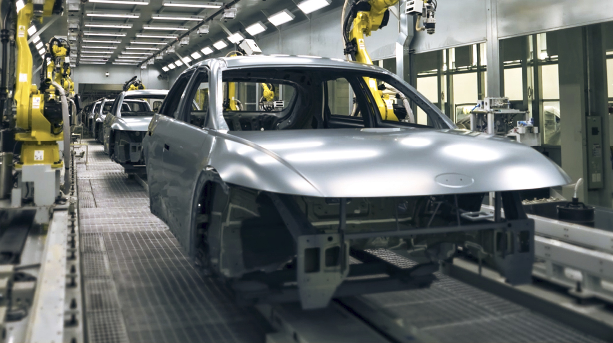 비전 기술로 차체를 검사하는 모습