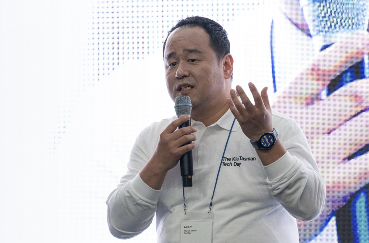 The researcher answering the participants' questions