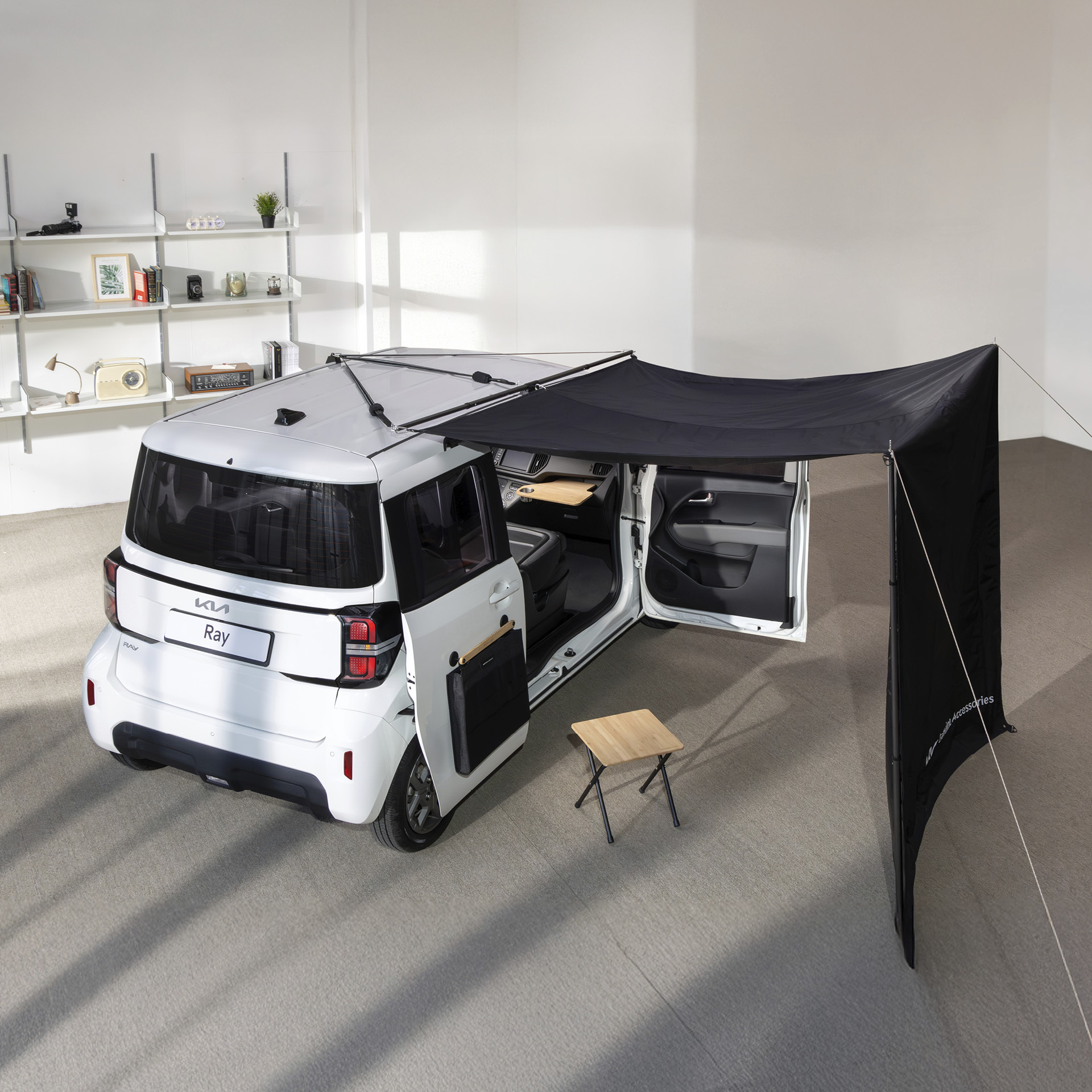 액세서리를 장착한 레이의 모습