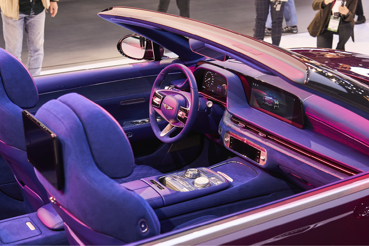 제네시스 엑스 그란 컨버터블의 실내 디자인