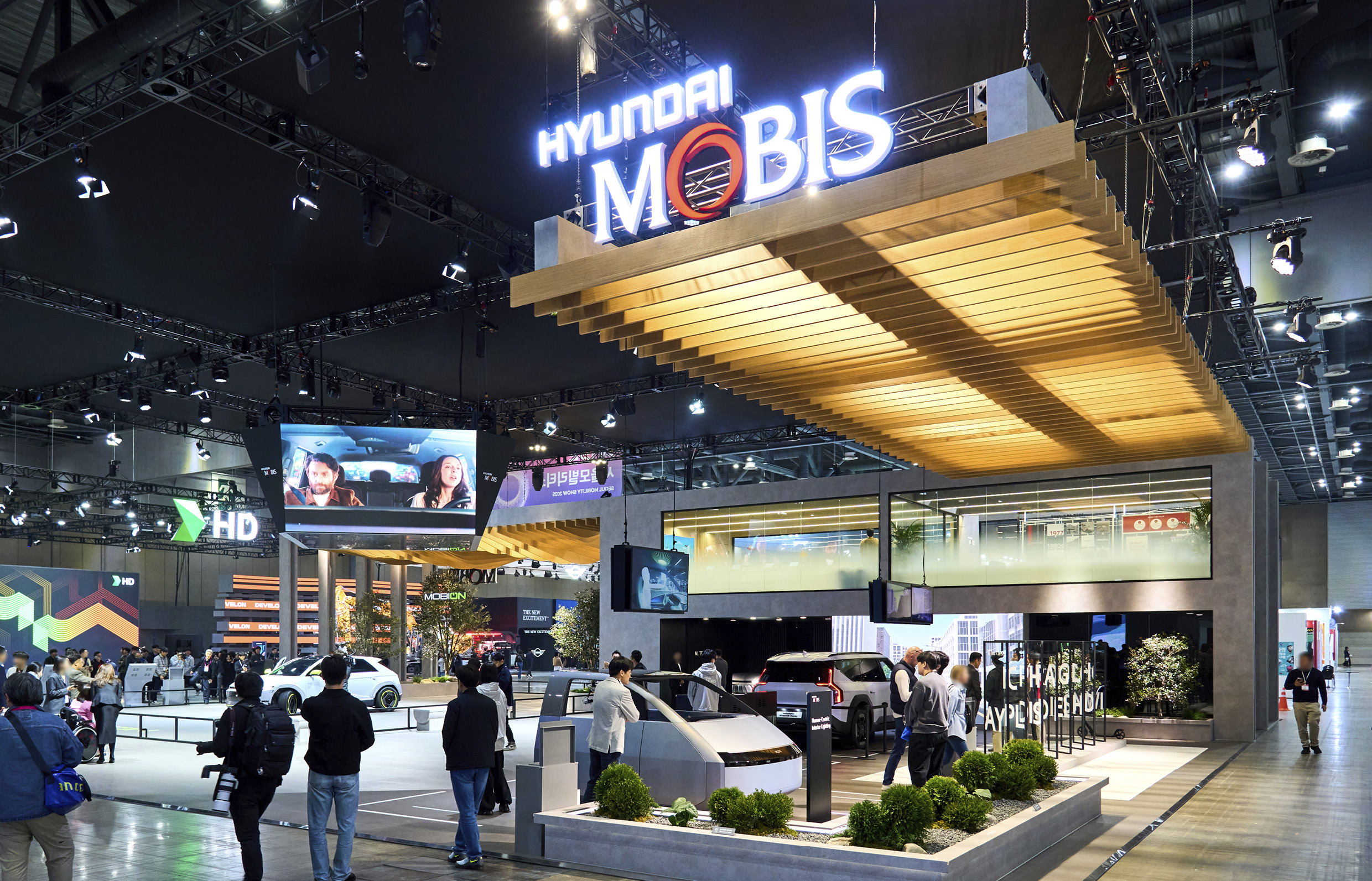 Full View of Hyundai Mobis Exhibition hall