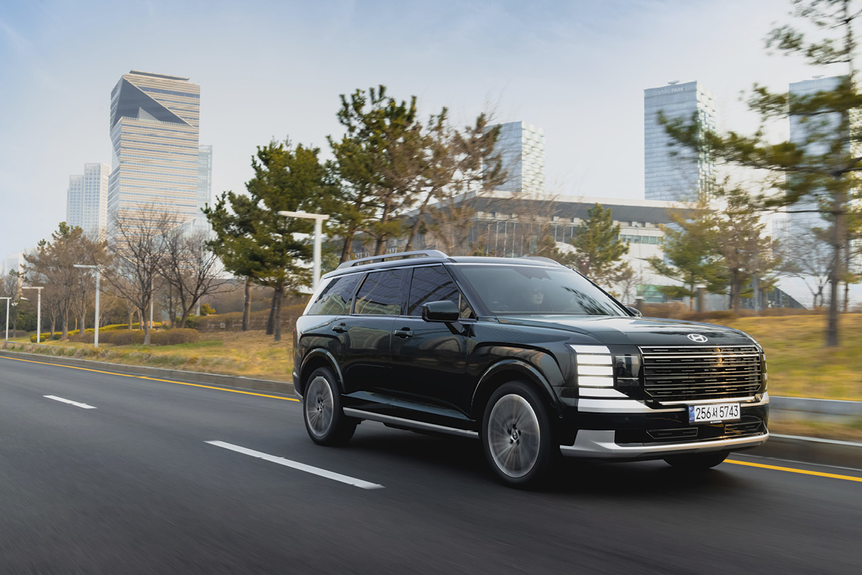 팰리세이드 하이브리드 주행 모습