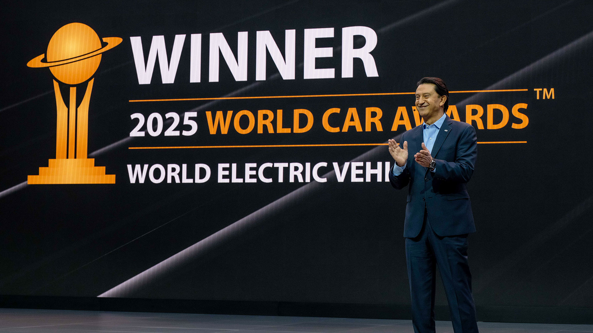 호세 무뇨스 현대자동차 대표이사 사장이 발표하는 모습