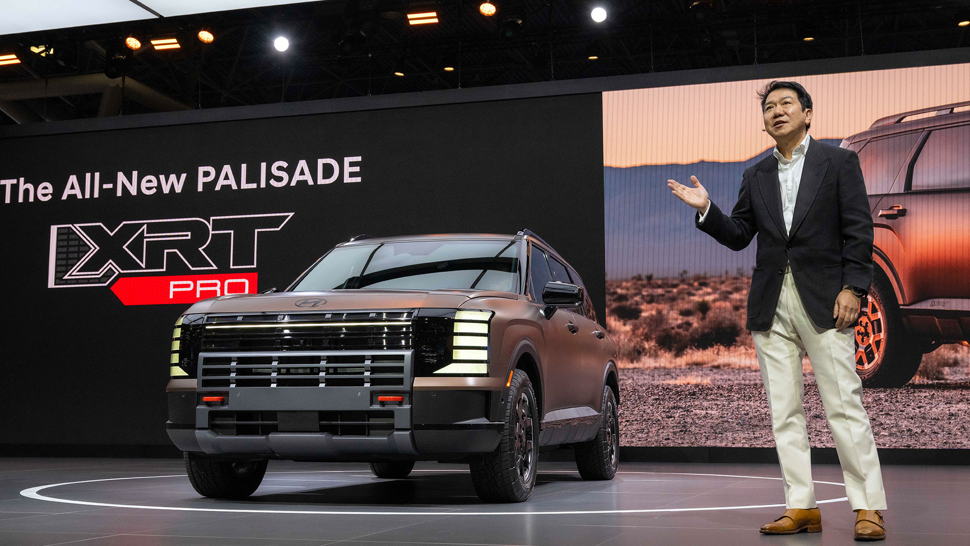 이상엽 현대제네시스글로벌디자인담당 부사장이 발표하는 모습