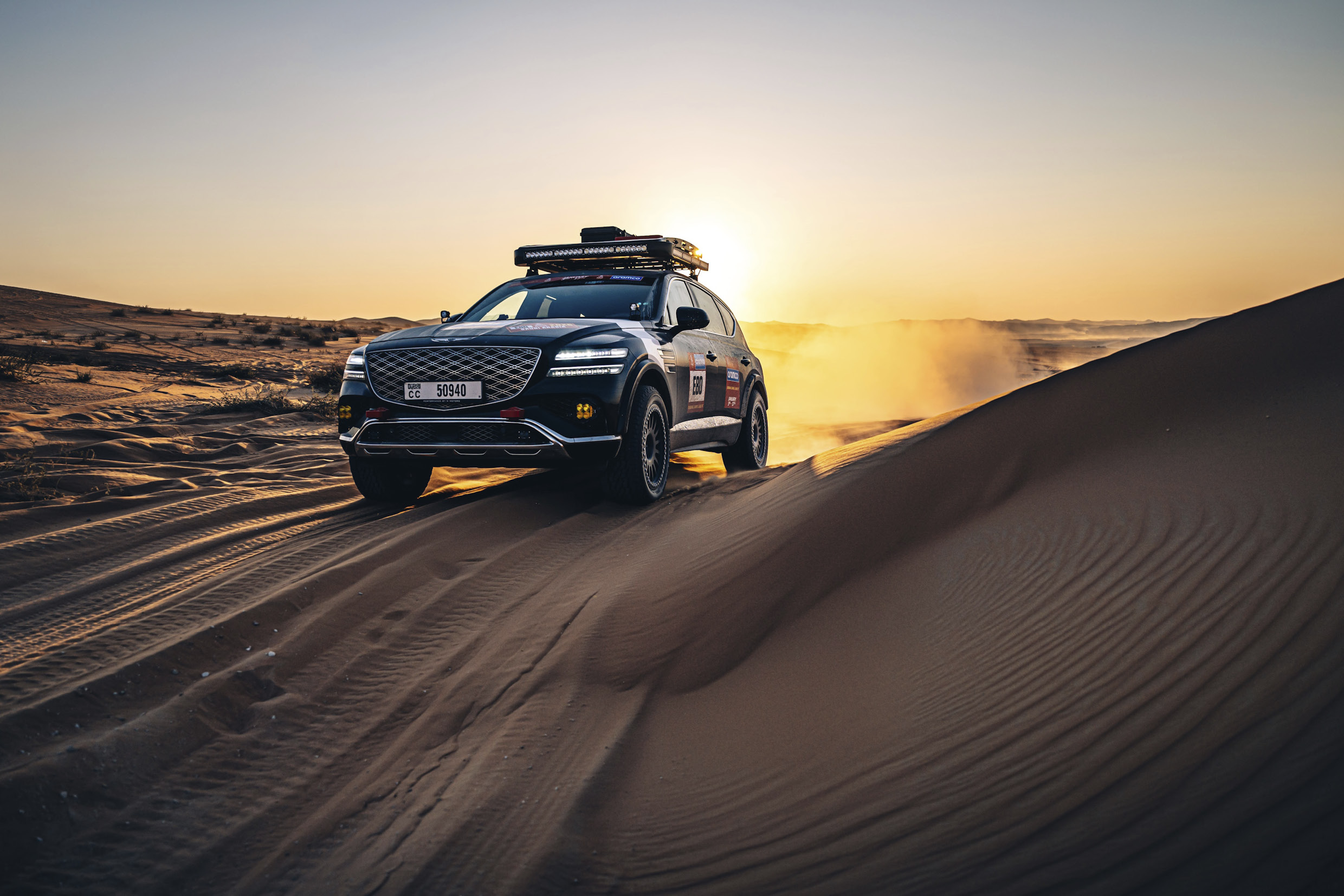The image of GV80 running through the desert