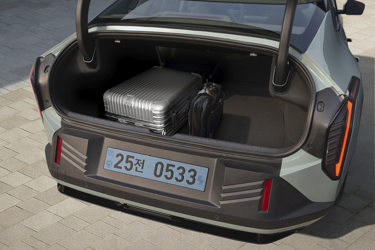 EV4 트렁크 공간 모습