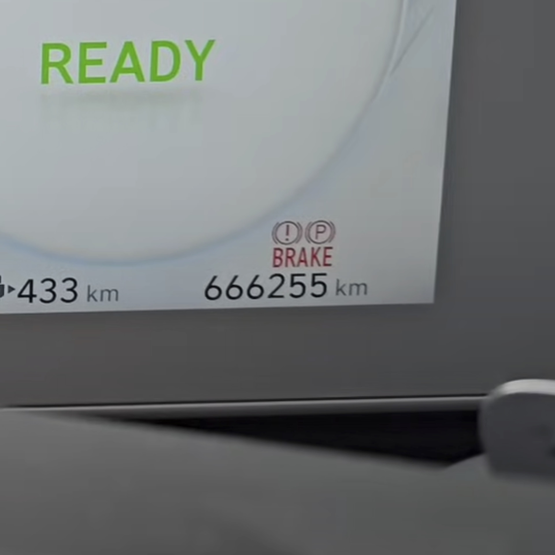 A picture showing the mileage of the Ioniq 5