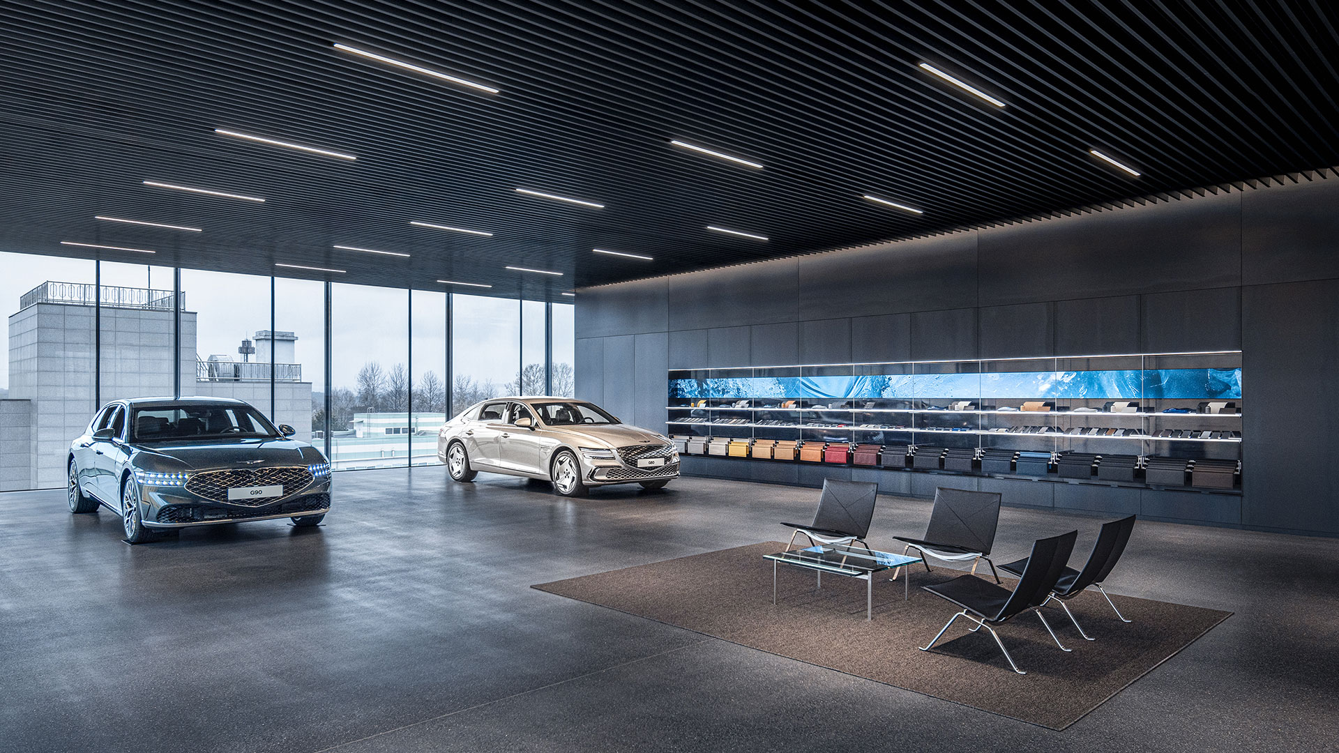 ‘제네시스 청주’에 전시된 제네시스 차량