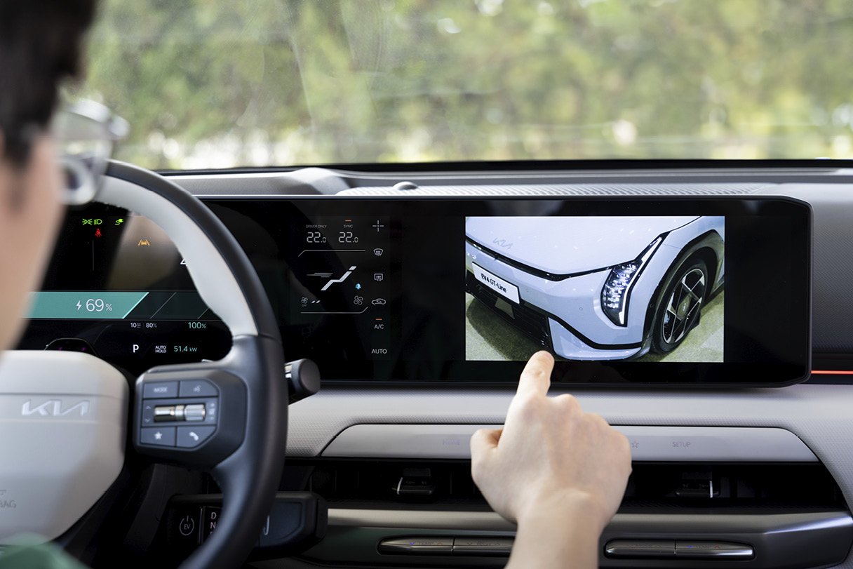 인포테인먼트 유튜브 조작 화면