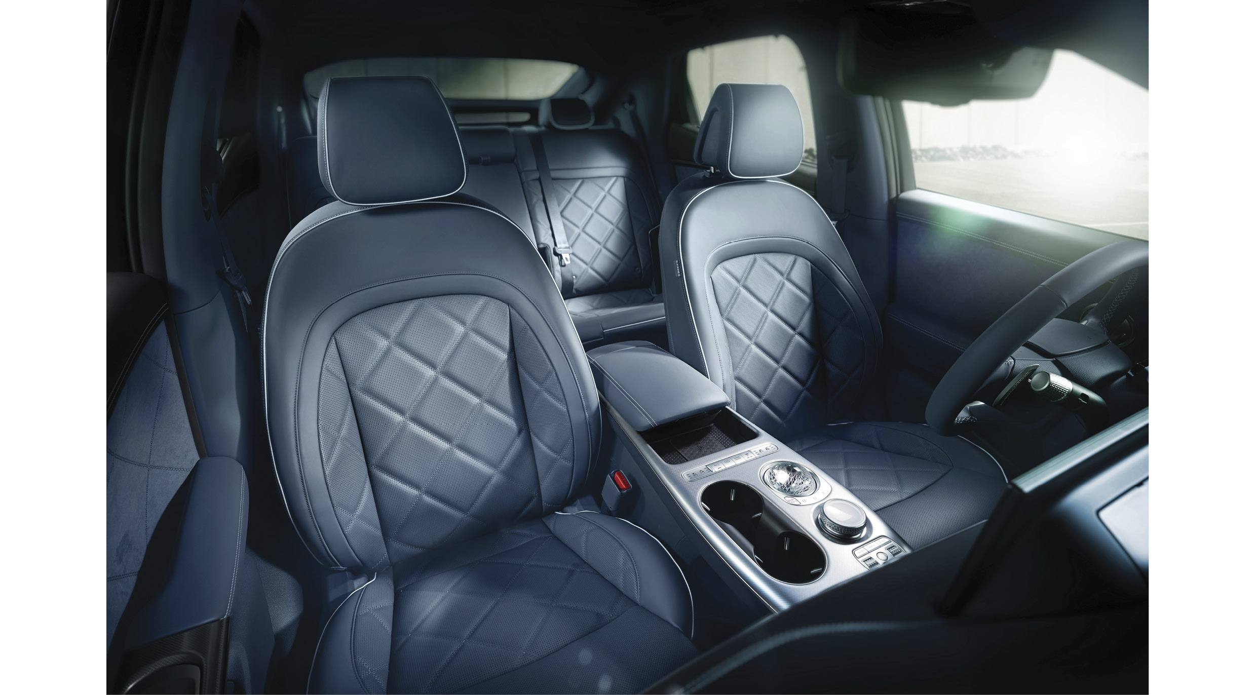 제네시스 GV60 앞좌석