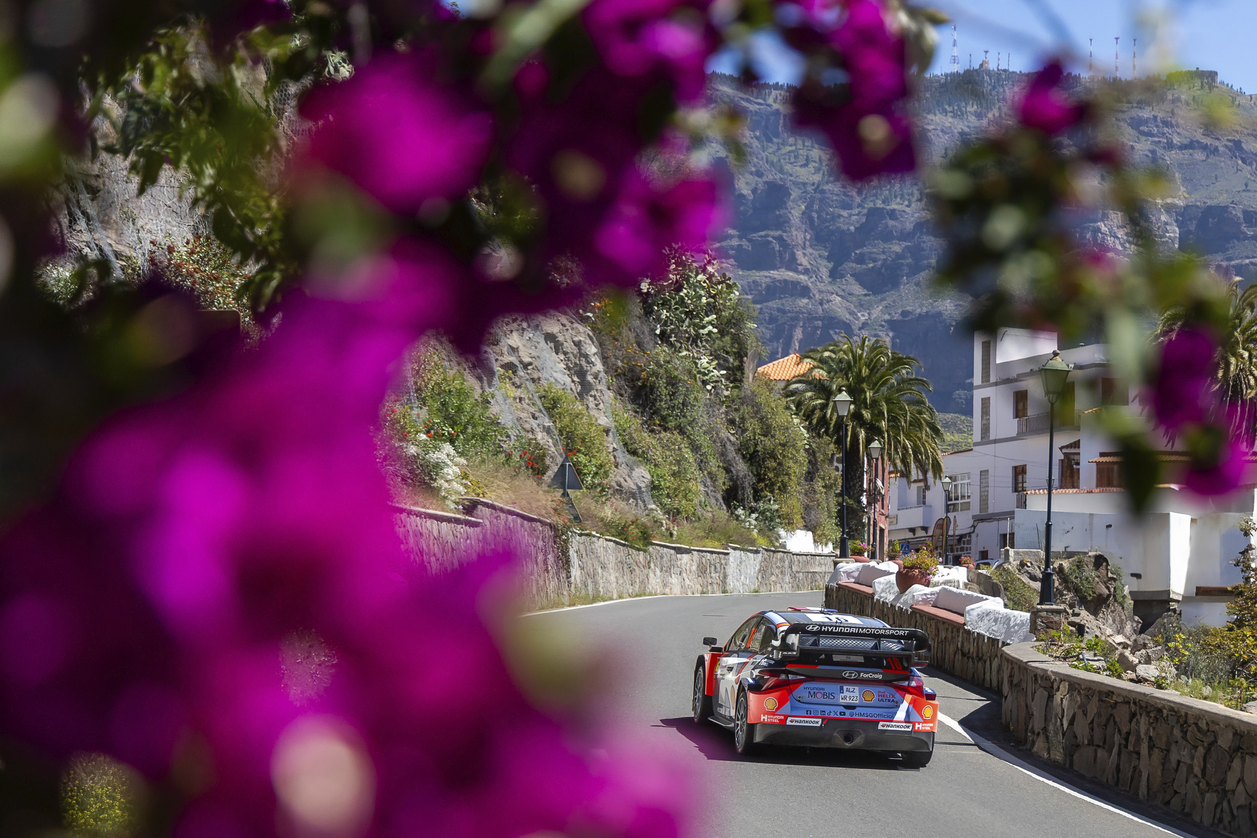 i20 N 랠리카가 주행 중인 모습