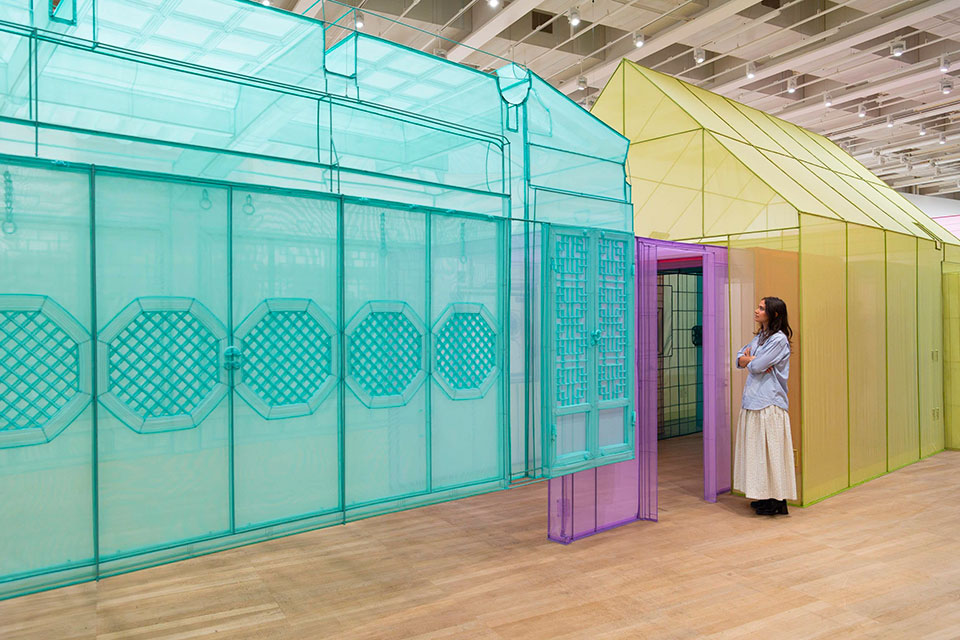 The Genesis Exhibition: Do Ho Suh: Walk the House installation view at Tate Modern. Courtesy of the artist, Lehmann Maupin, New York, Seoul and London and Victoria Miro. ©Do Ho Suh. Photo © Tate (Jai Monaghan) (2)