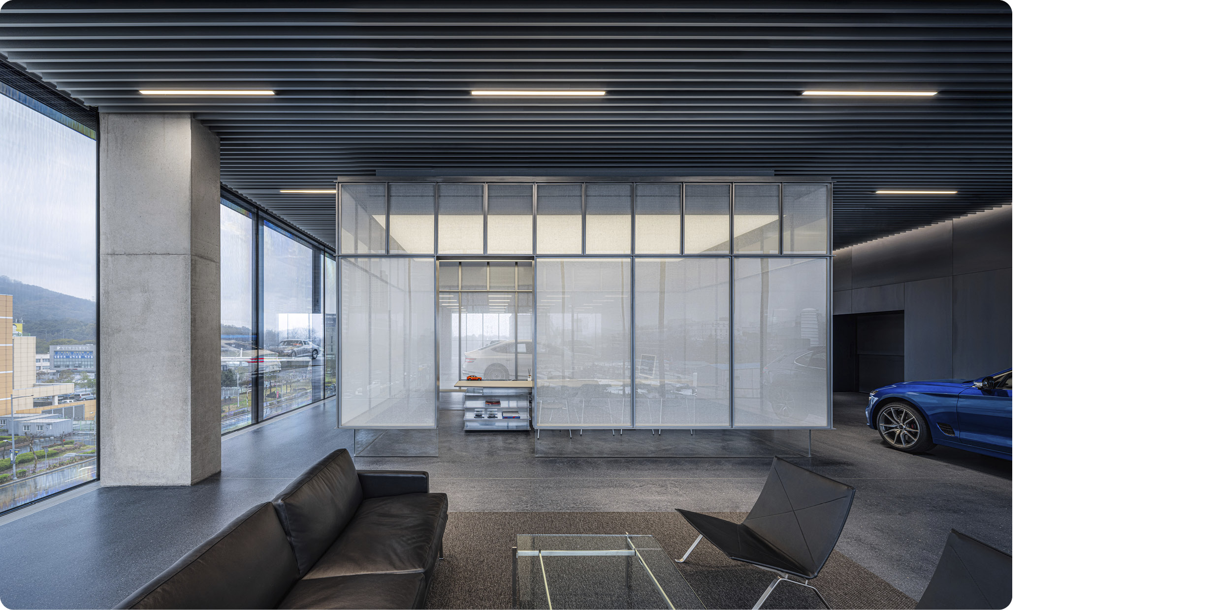 제네시스 청주 전시장의 실내 전경