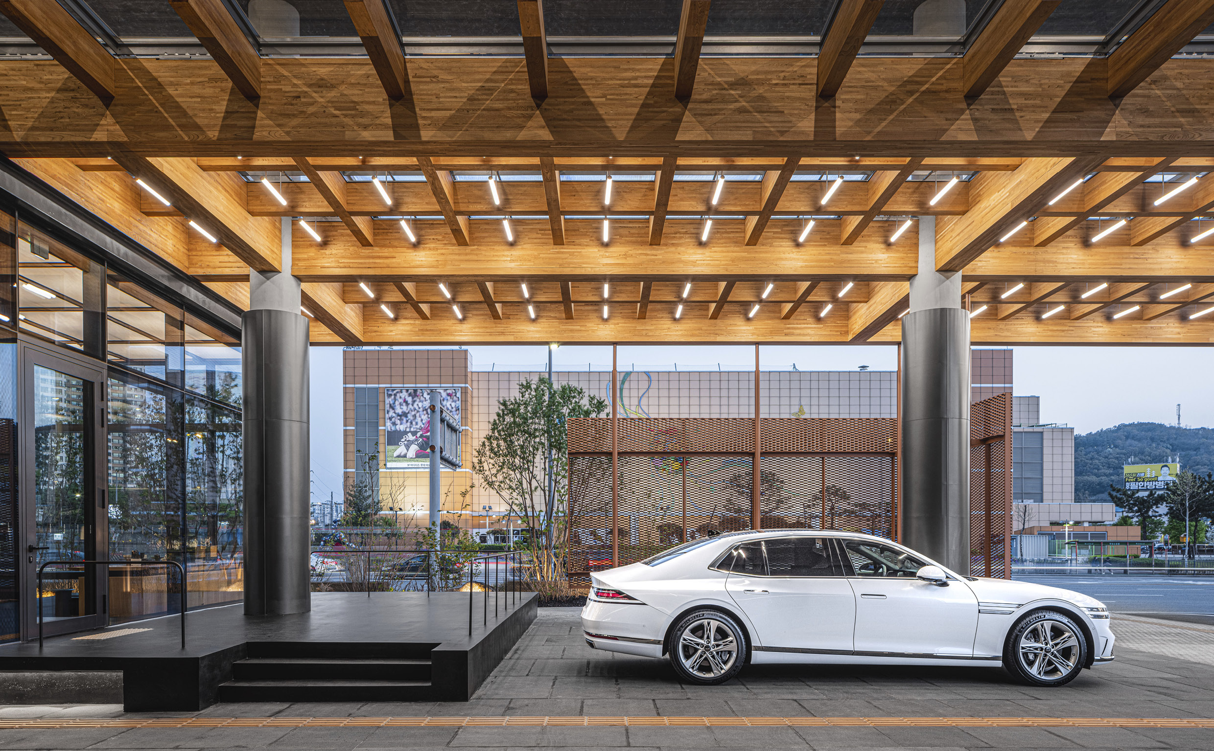 제네시스 청주 전시장의 1층 전경