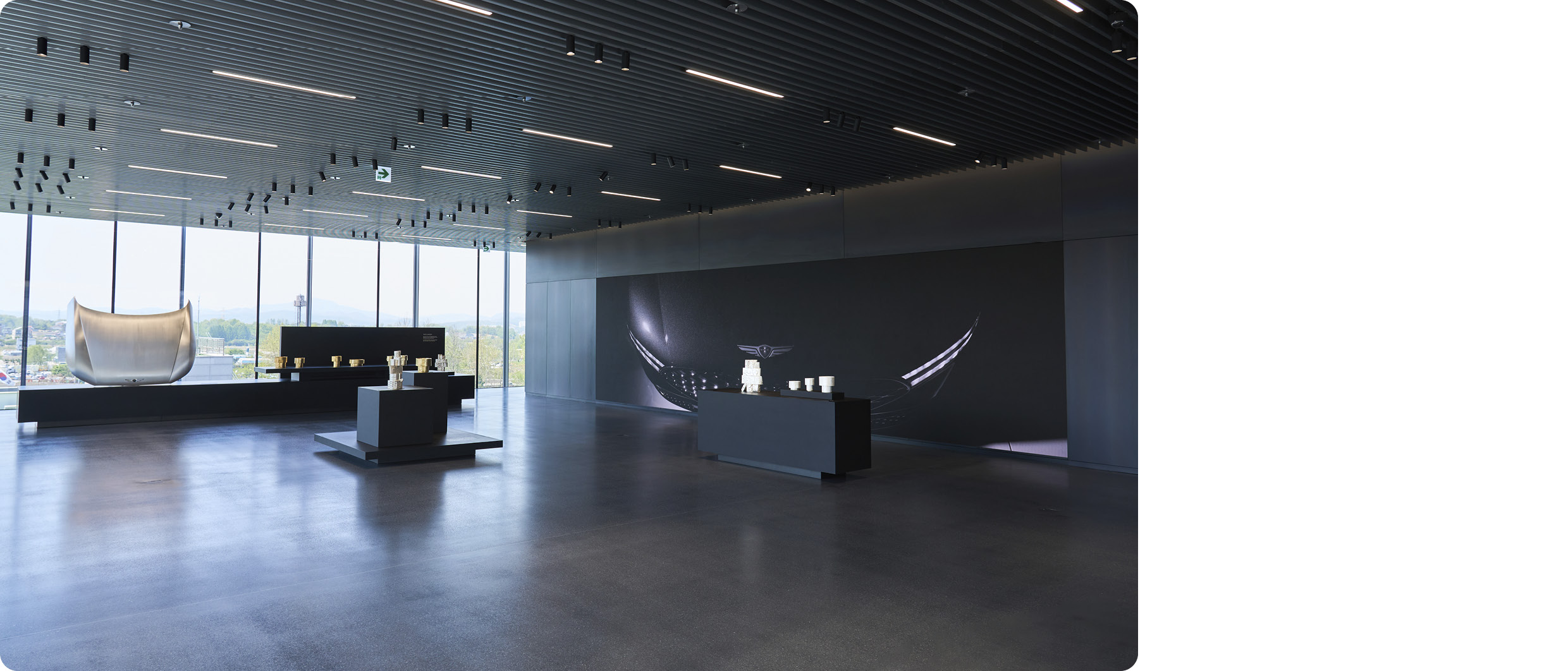 제네시스 청주 전시장의 실내 전경