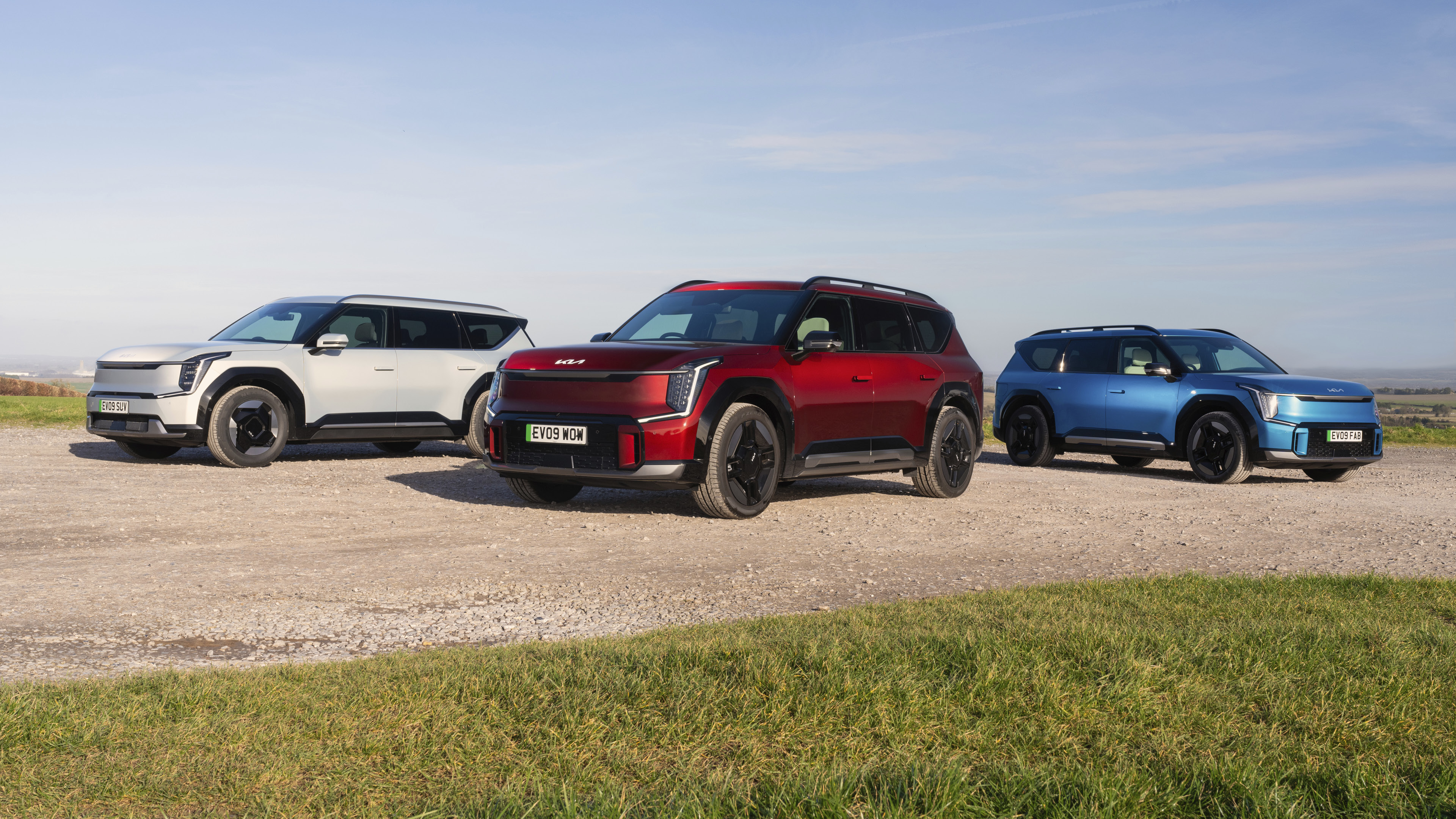 EV9 3대가 방사형으로 주차한 모습