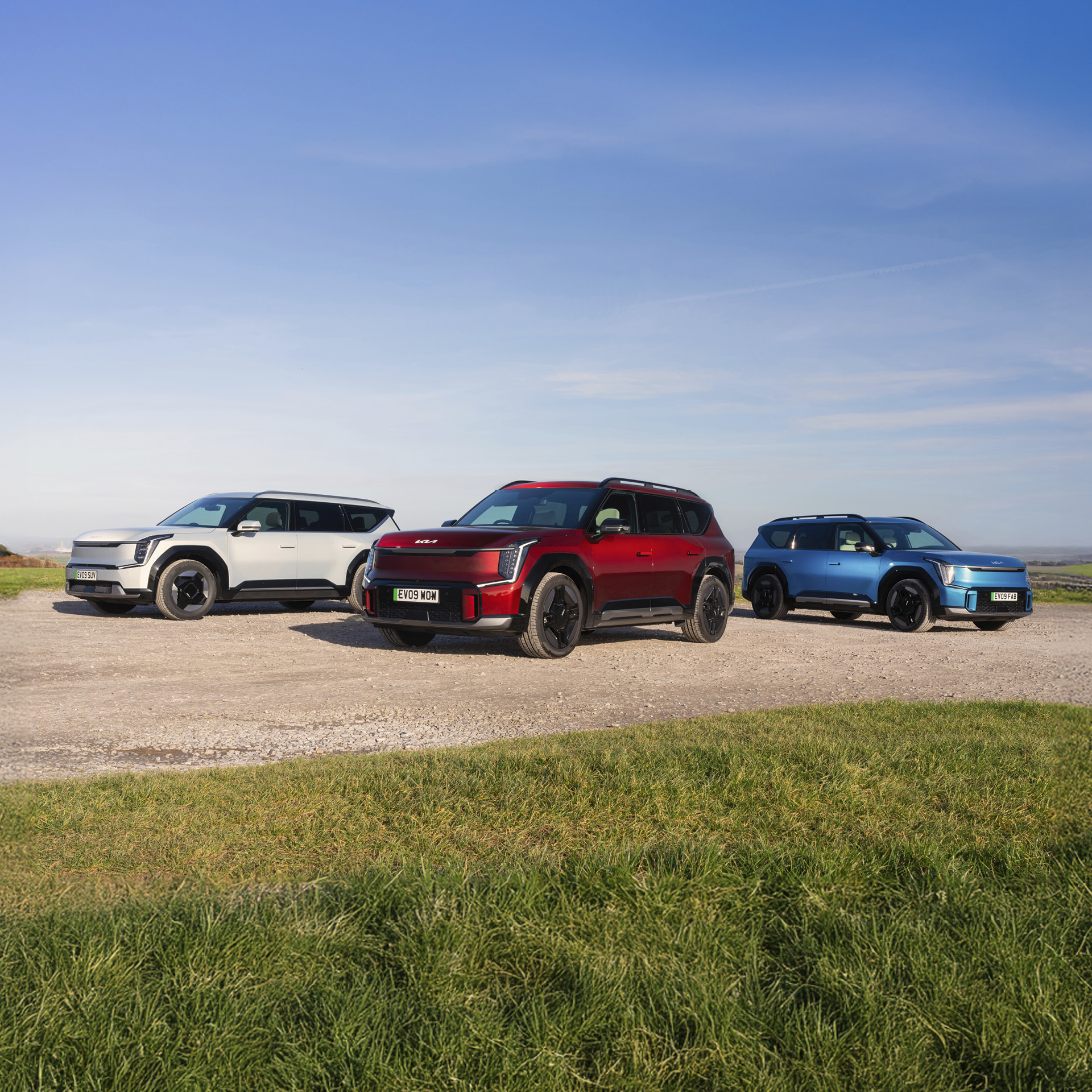 EV9 3대가 방사형으로 주차한 모습