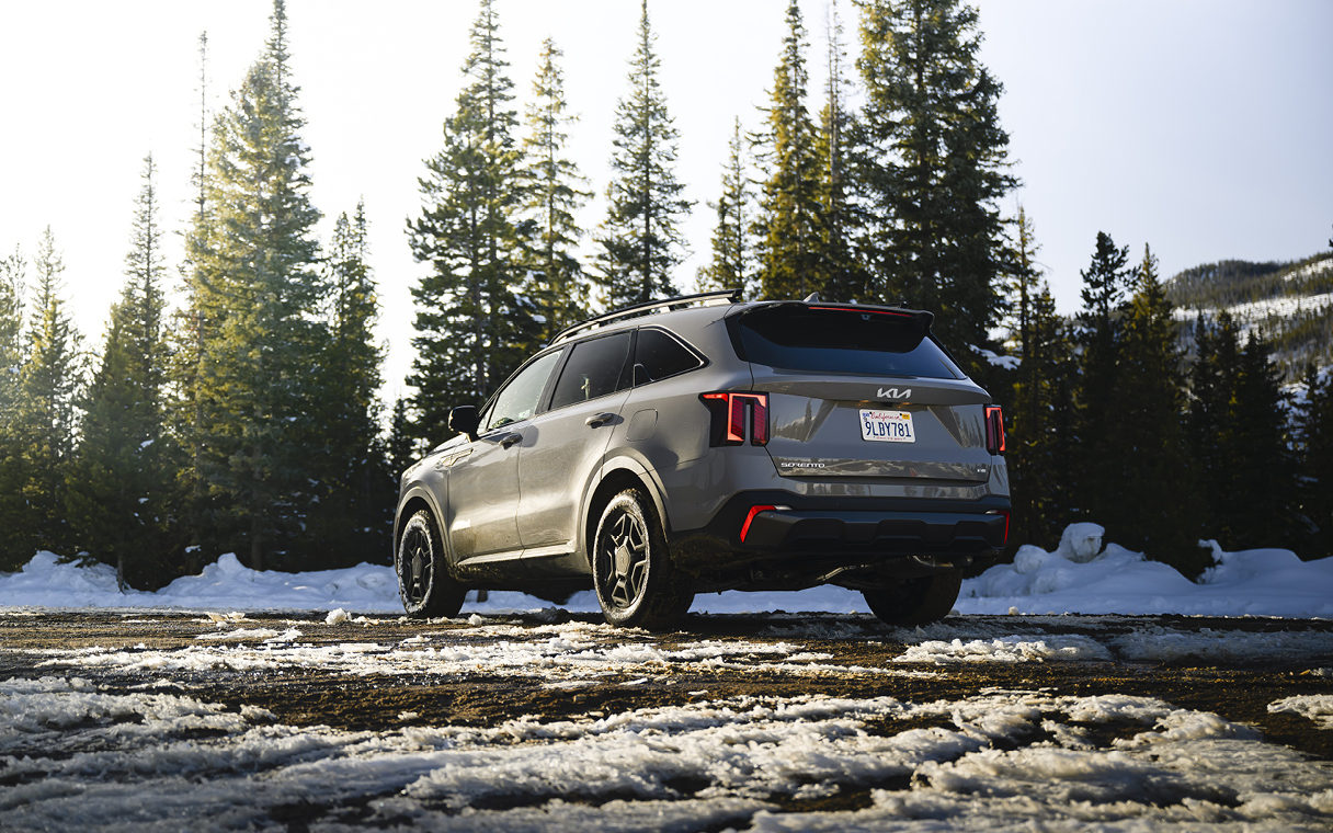 기아 쏘렌토 후측면