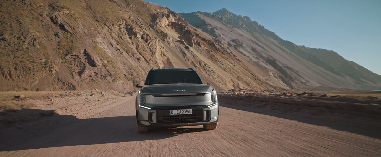 기아 EV9의 주행 모습