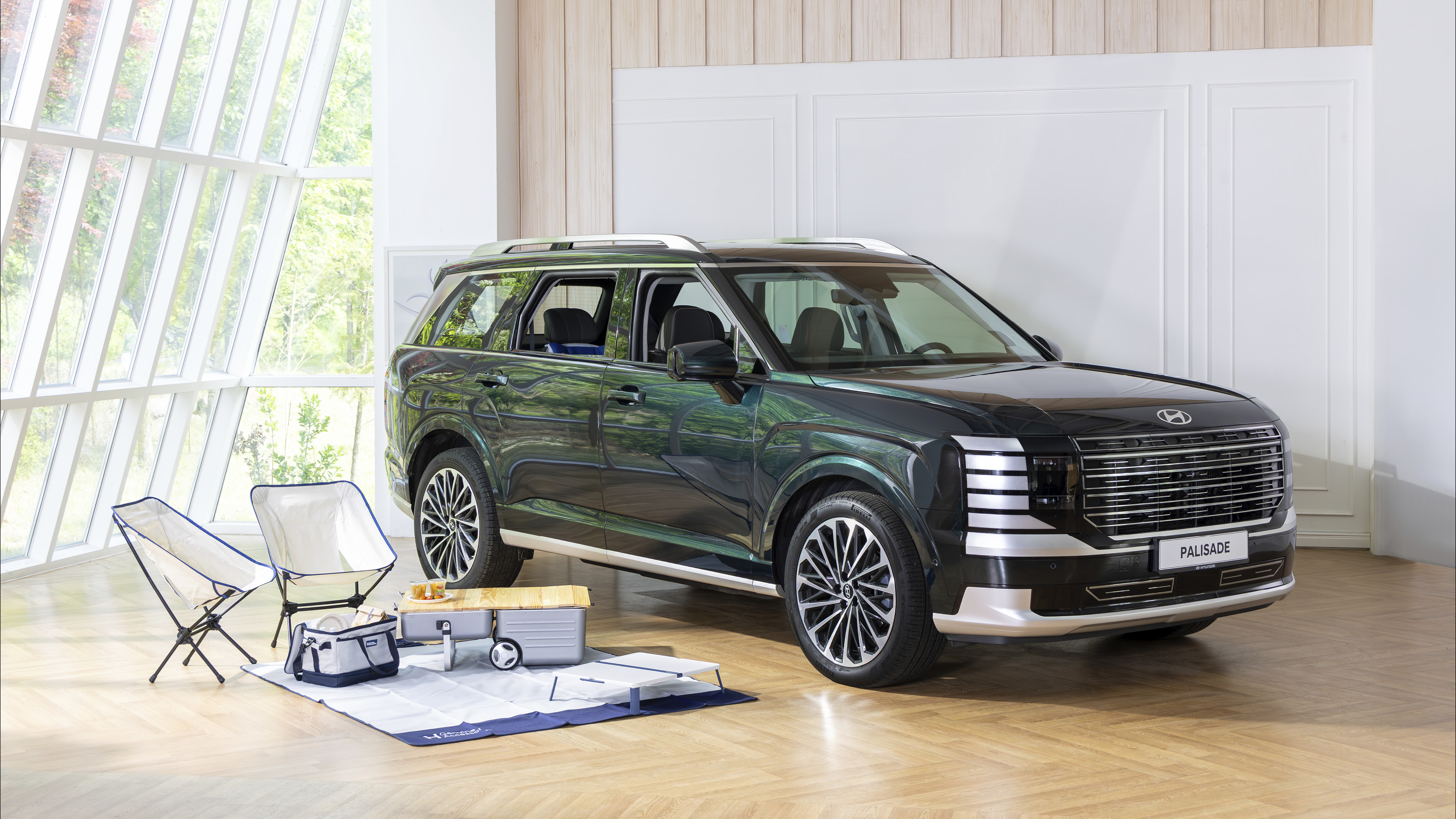 팰리세이드와 현대차 액세서리의 모습