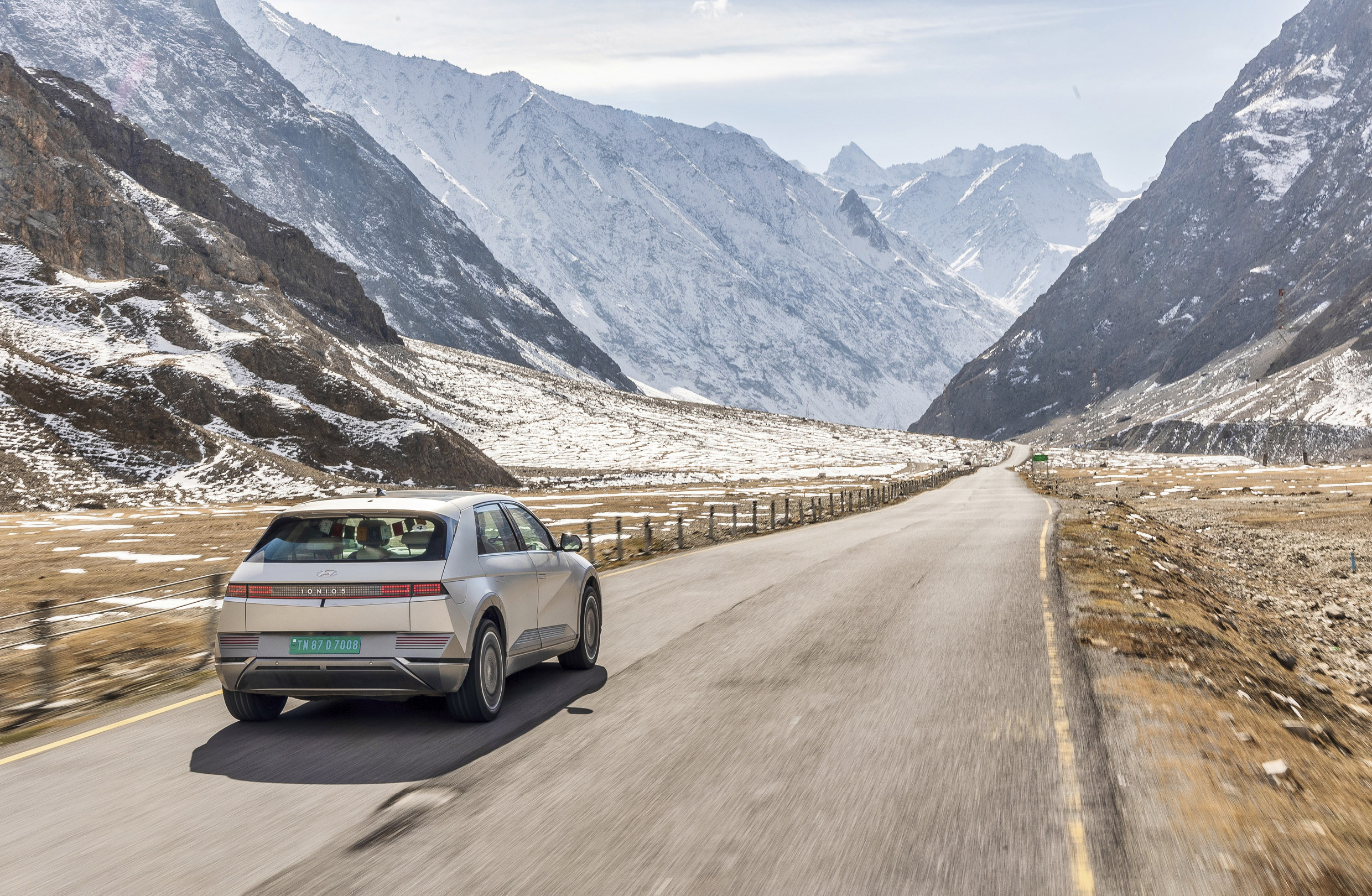 아이오닉5 주행모습