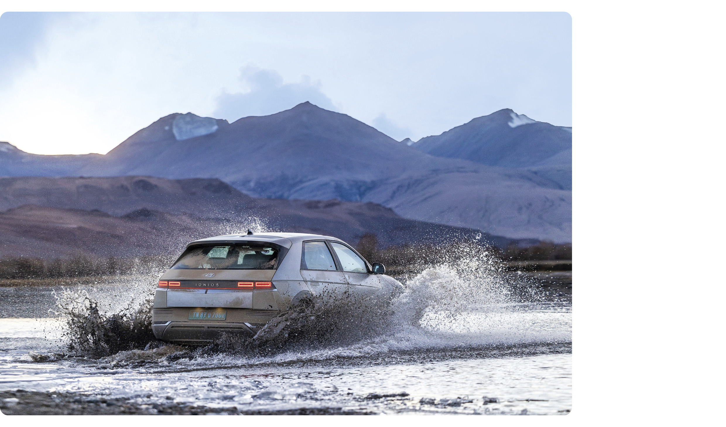 아이오닉5 주행모습