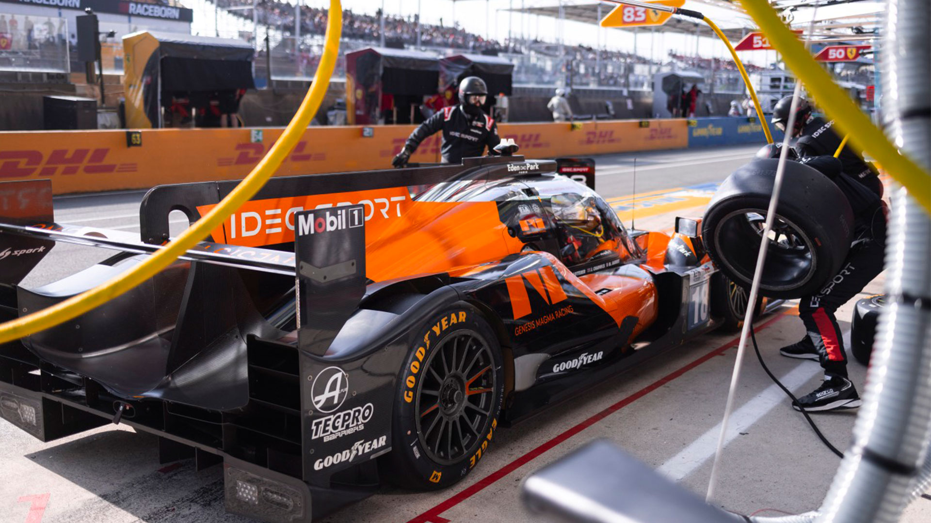 르망 24시 LMP2 클래스에 참가한 제네시스 마그마 레이싱-IDEC 스포츠(IDEC Sport) #18 차량의 모습