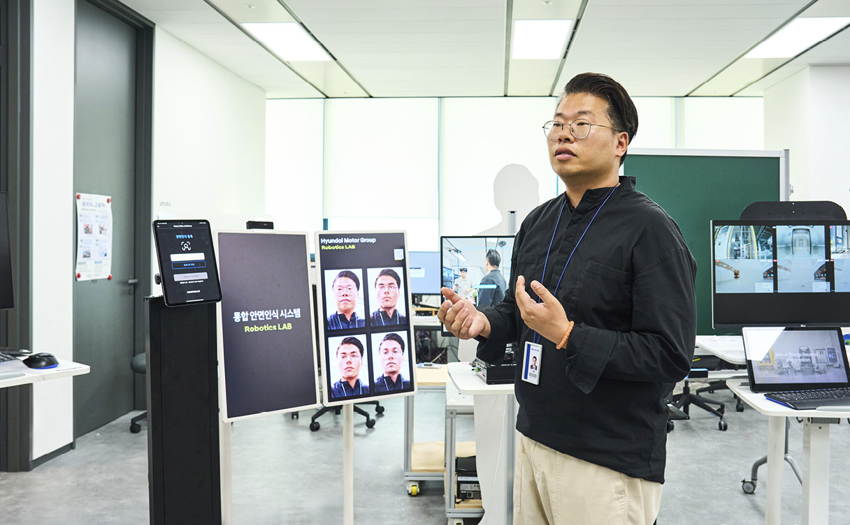 Researchers Explaining Facial Recognition System Technology